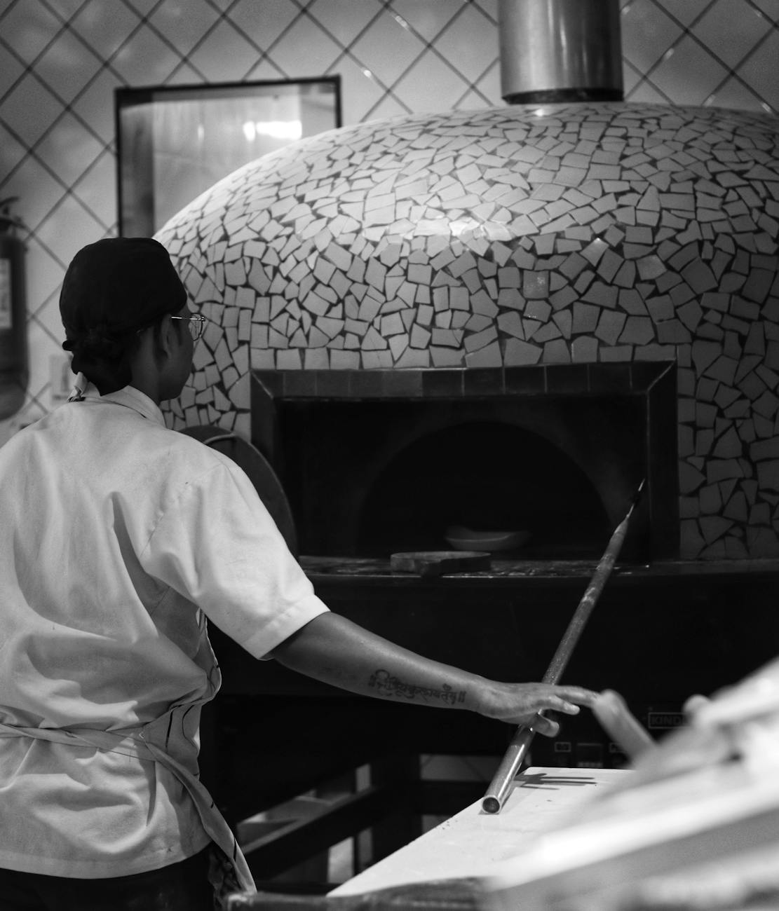 Pizza dal forno a legna